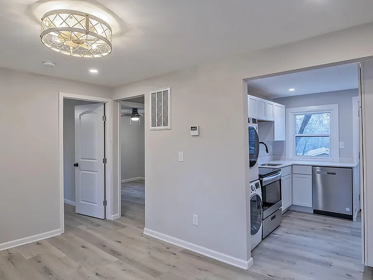 1020 Ash St #1020 — Photo 4