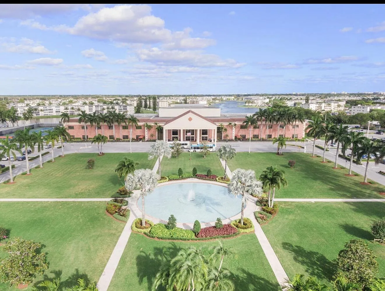 1 bed, 1.5 bath, 720 sqft, $1,600 — Photo 1