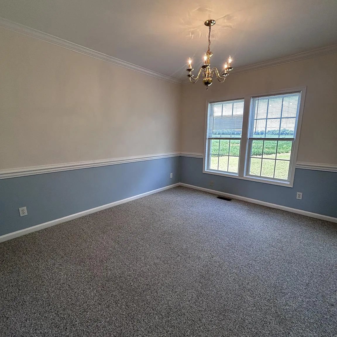 3 bed, 2.5 bath, 2052 sqft, $2,200 — Photo 3
