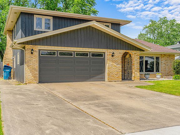4th image of 639 Laurel Dr