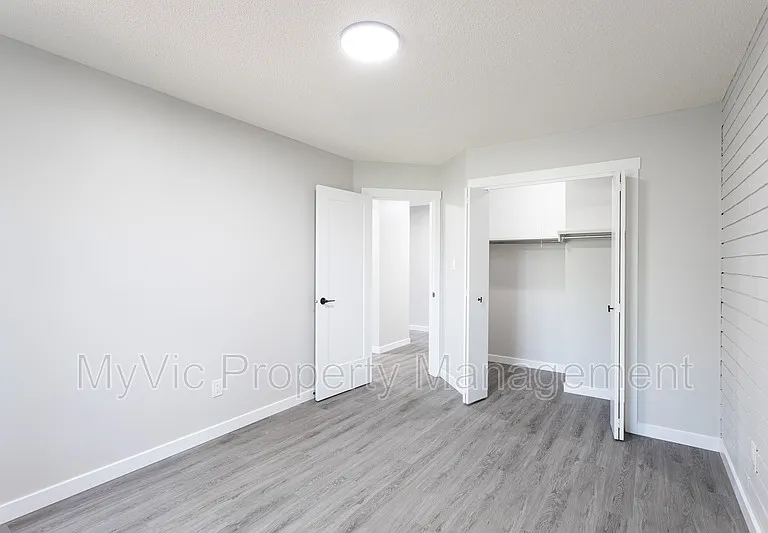 4418 50th St — Photo 11
