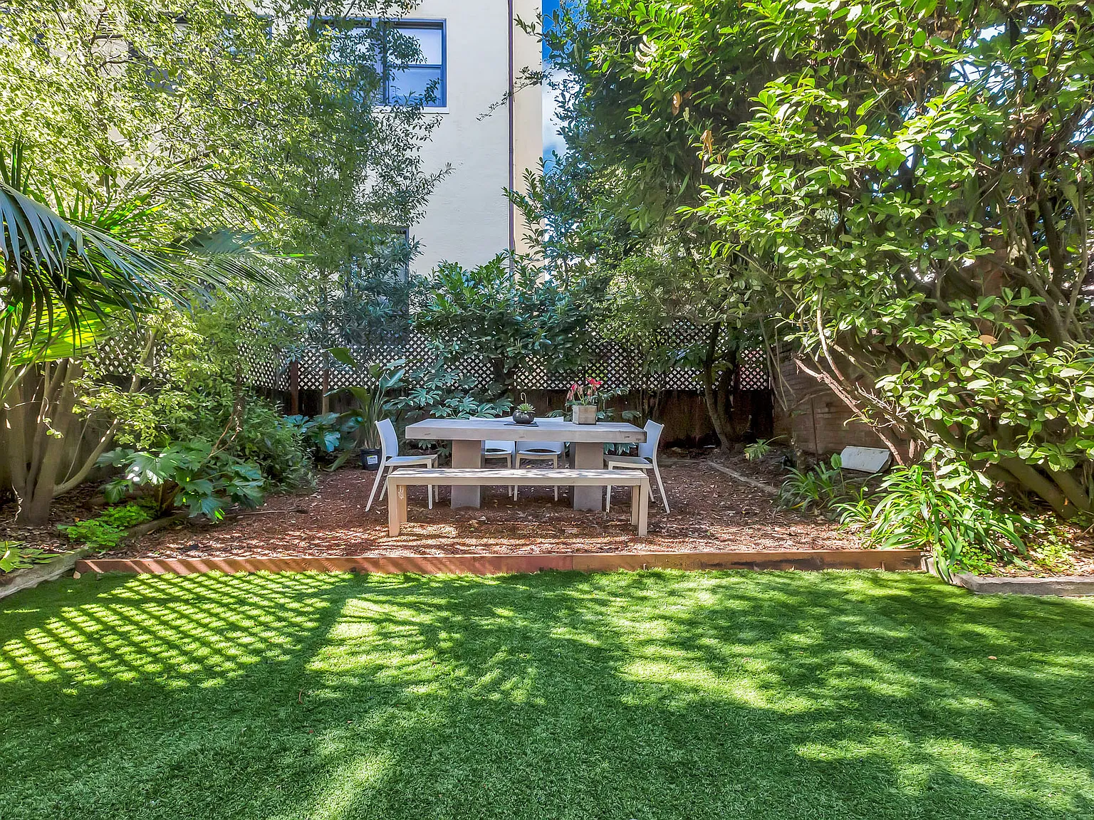 3035 Baker — Photo 4