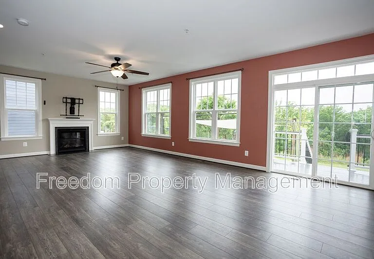 2425 Morgans Point Dr — Photo 23