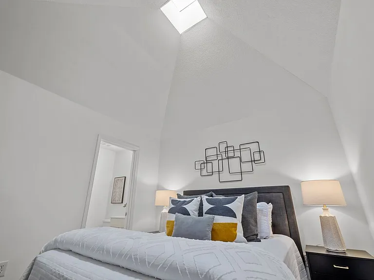 The Kenton Apartments — Photo 13