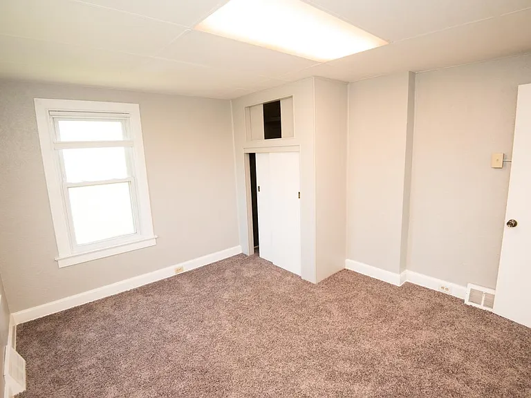 84 Summit Dr — Photo 10