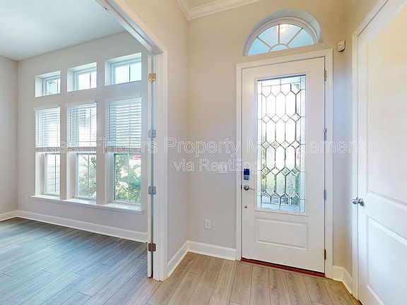 4th image of 121 Oxford Estates Way