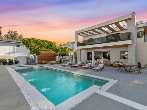 5702 Melvin Ave, Tarzana, CA 91356