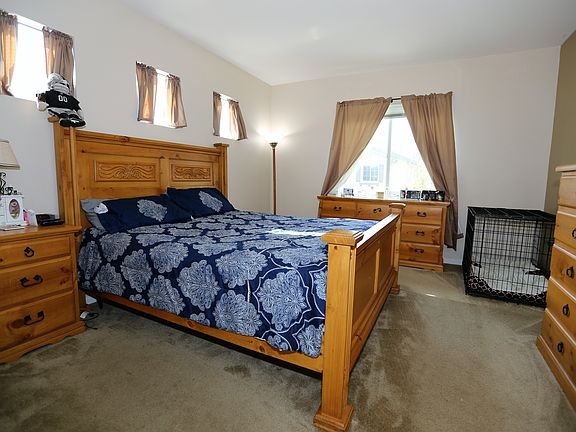 5th image of 158 Cherrywood St