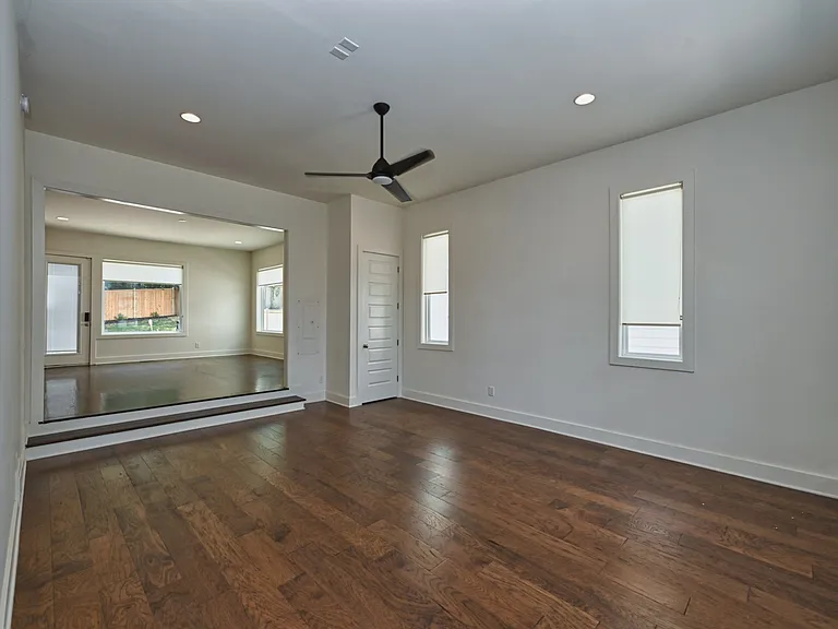 407B Moore Ave — Photo 11