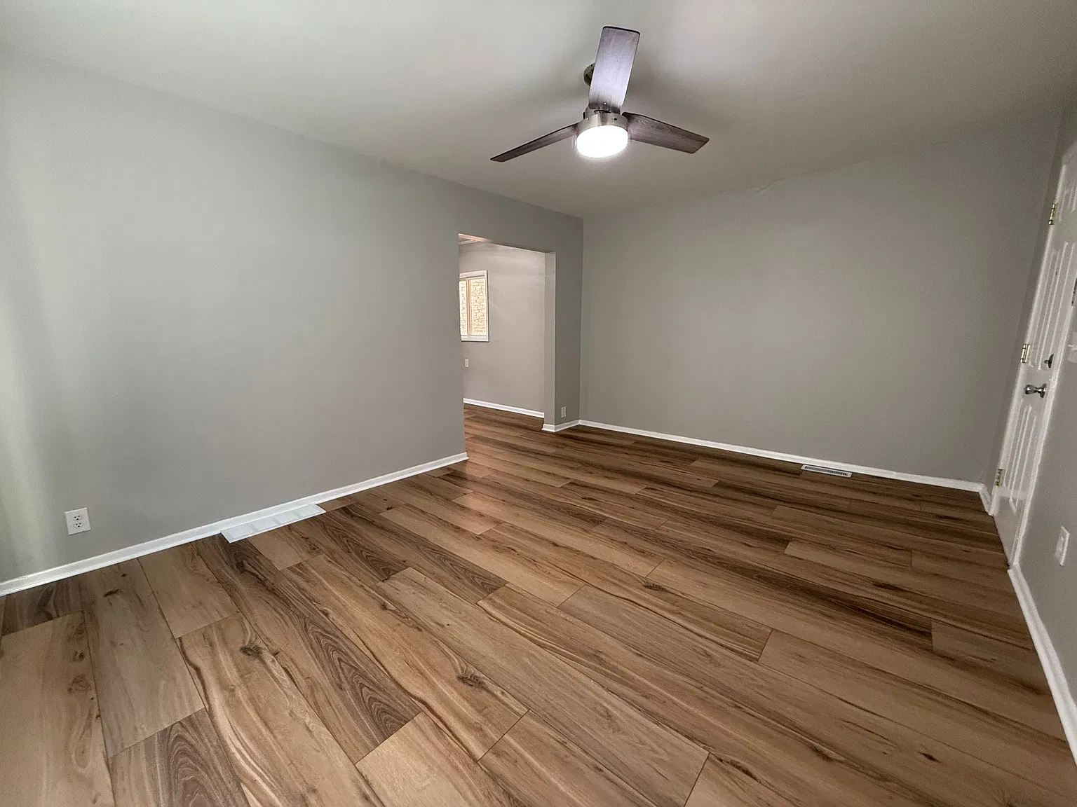2 bed, 1.5 bath, 932 sqft, $1,450 — Photo 3