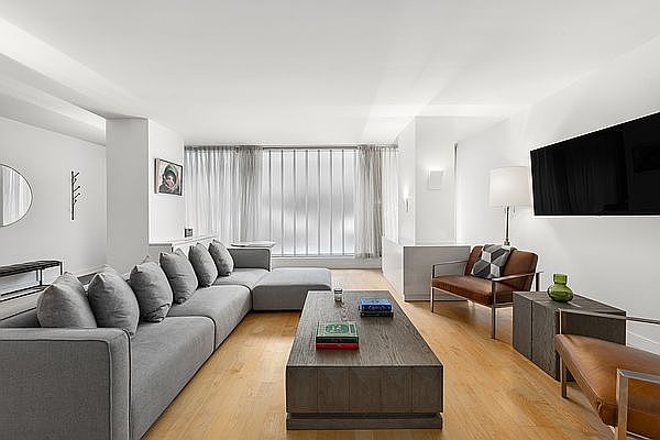 1st image of 447 W 18th St #Gd2
