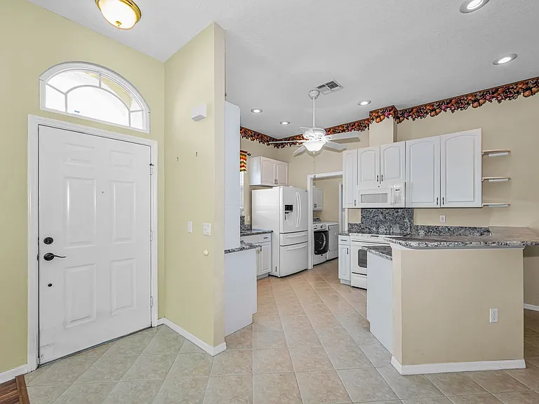 2644 Tottenham Dr — Photo 12
