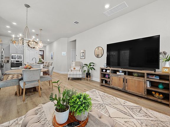 2nd image of 144 Monterey Oak Trl