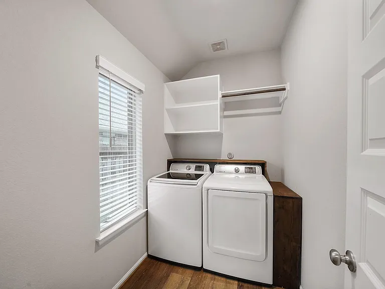 10711 Ashlesha Ln — Photo 5