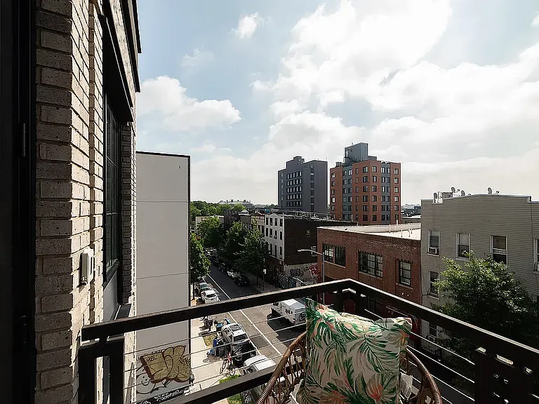 73 Starr St #4D — Photo 2