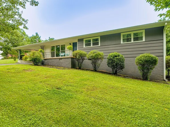 708 Oak Tree Dr, Chattanooga, TN 37415