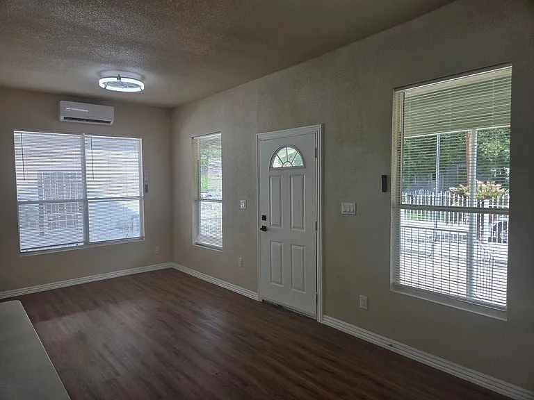219 Princeton Ave — Photo 21