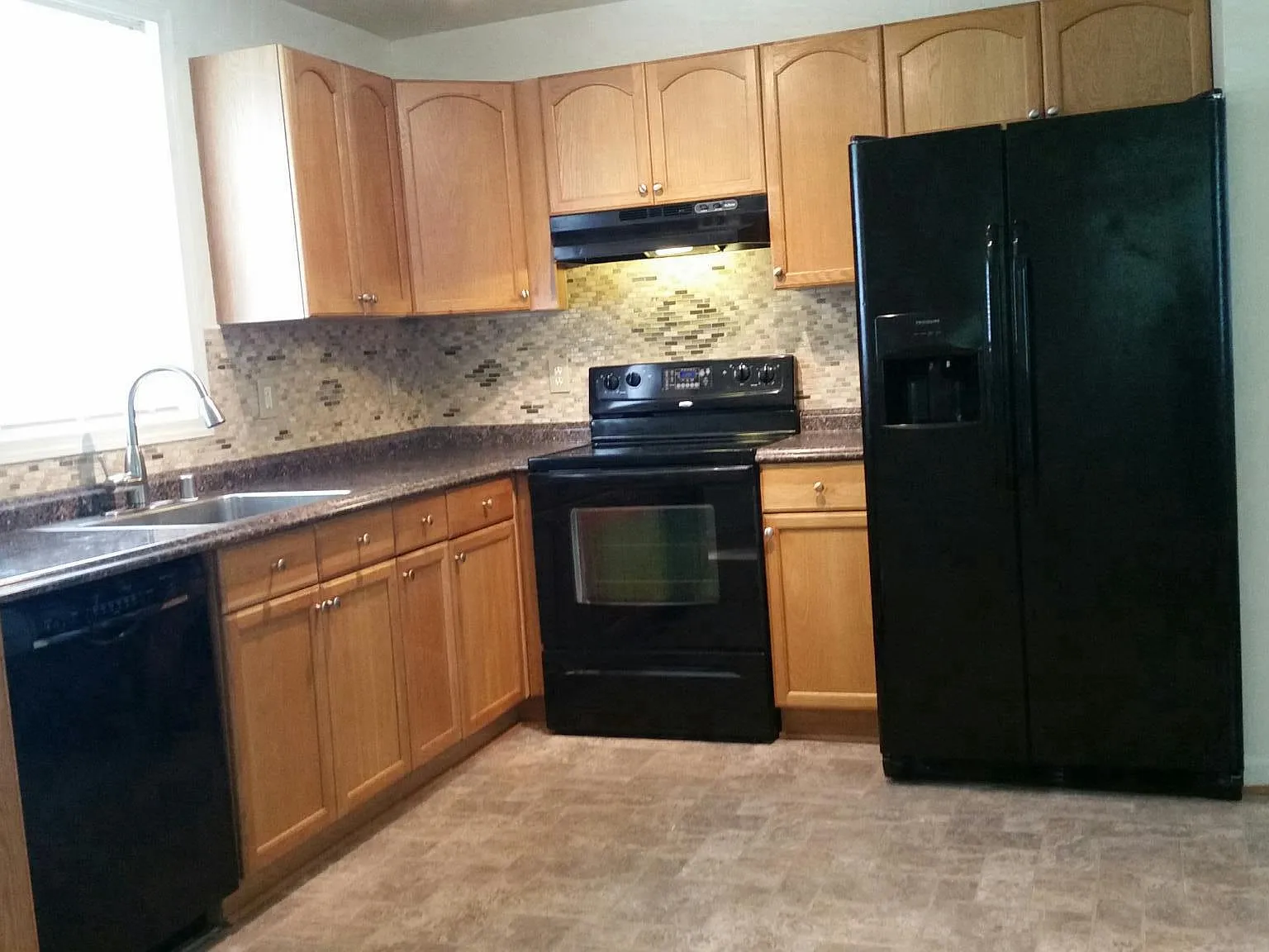 1872 Cedar Dr — Photo 1