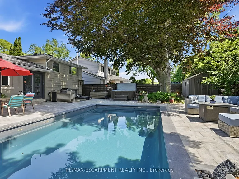 570 Rosedale Cres — Photo 36