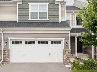 1605 Gable Dr, Carver, MN 55315