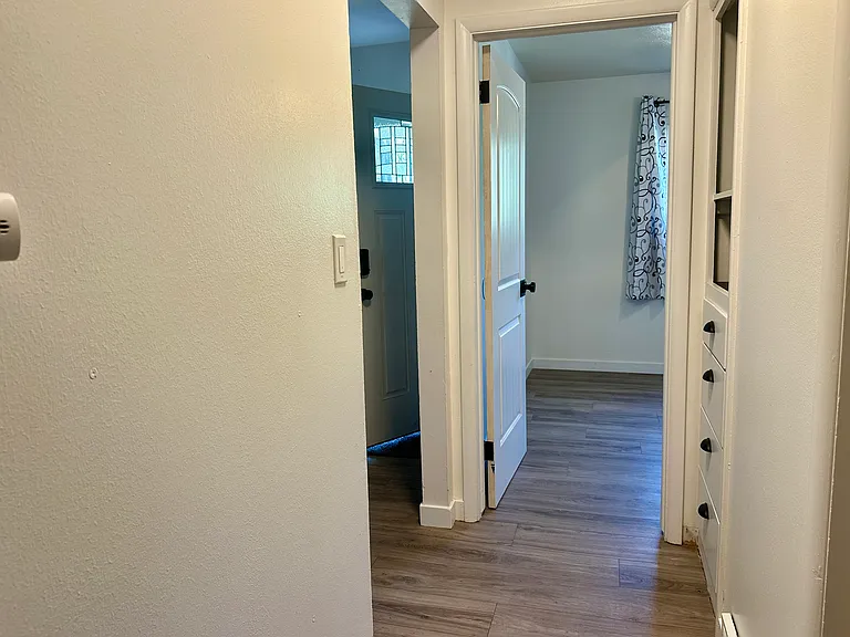 247 Riverside Dr — Photo 7