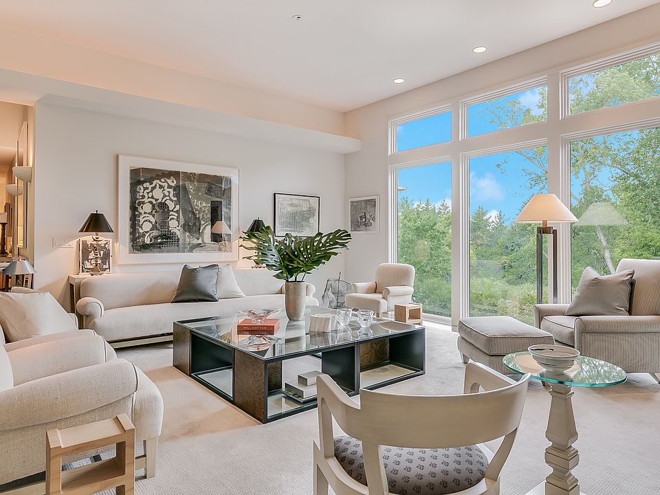 Light and Bright Great Room