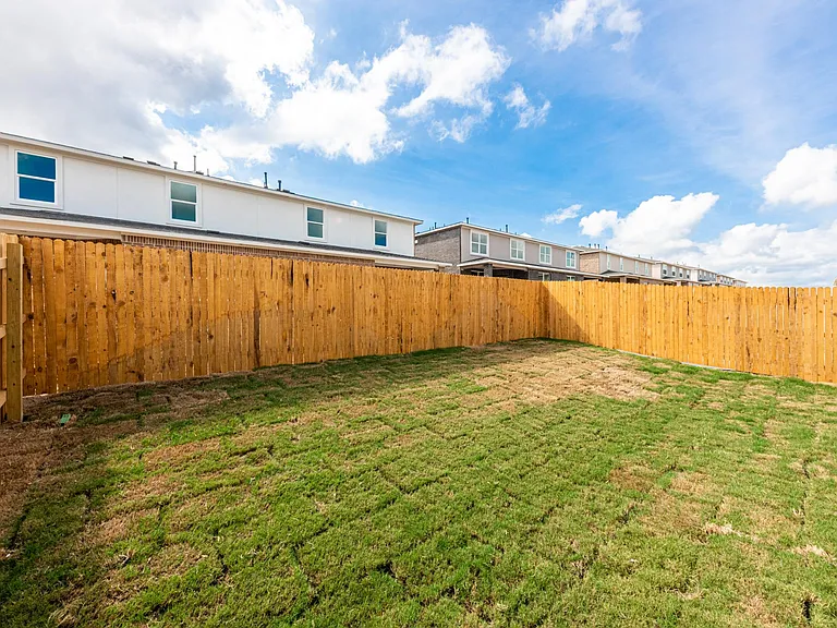 1804 Bonham Ln — Photo 20