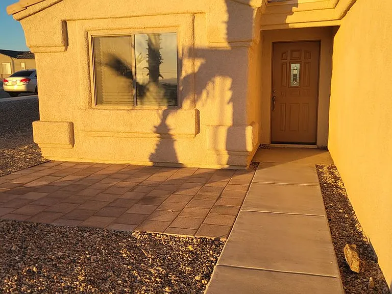440 Hummingbird Dr — Photo 3