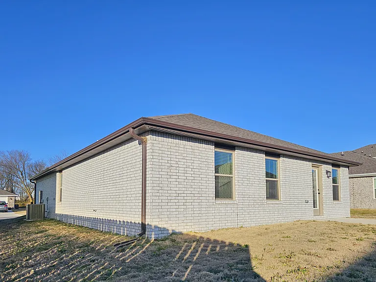 2091 Bluebonnet Ln — Photo 30