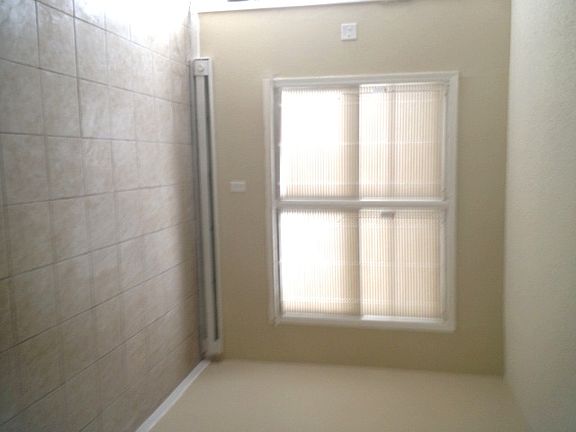 5th image of 2718 Crescent Ln APT G