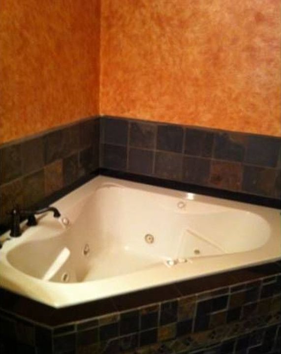 master bath jacuzzi tub