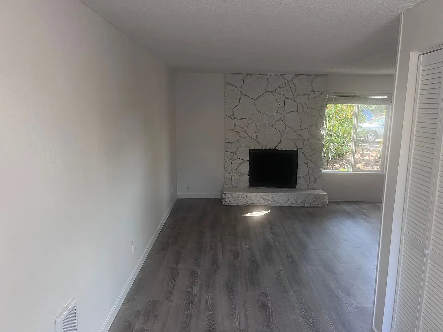Multnomah Village in the Heart of-Brand new remodel 2 bedroom TH — Photo 4