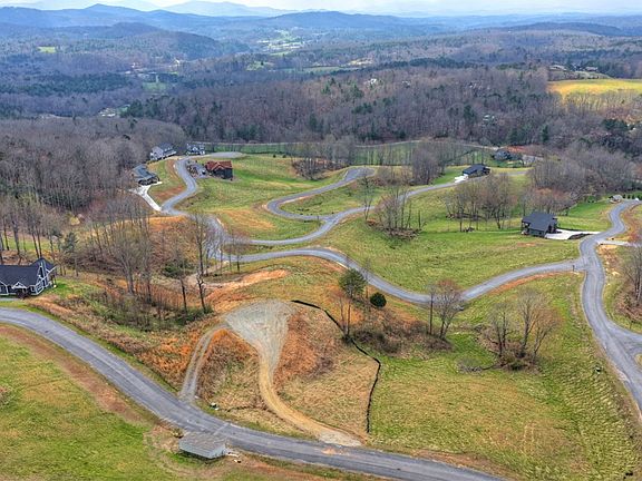 3rd image of 45 Valley Br