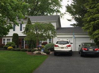 11 Applegate Rd, Freehold, NJ 07728