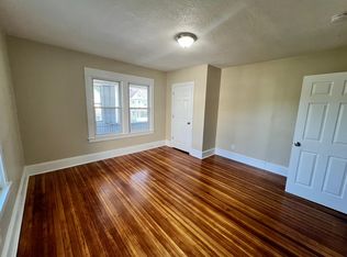 988 Chicopee St APT 1, Chicopee, MA 01013