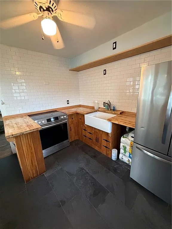 4 bed, 1.0 bath, 1092 sqft, $2,800 — Photo 4