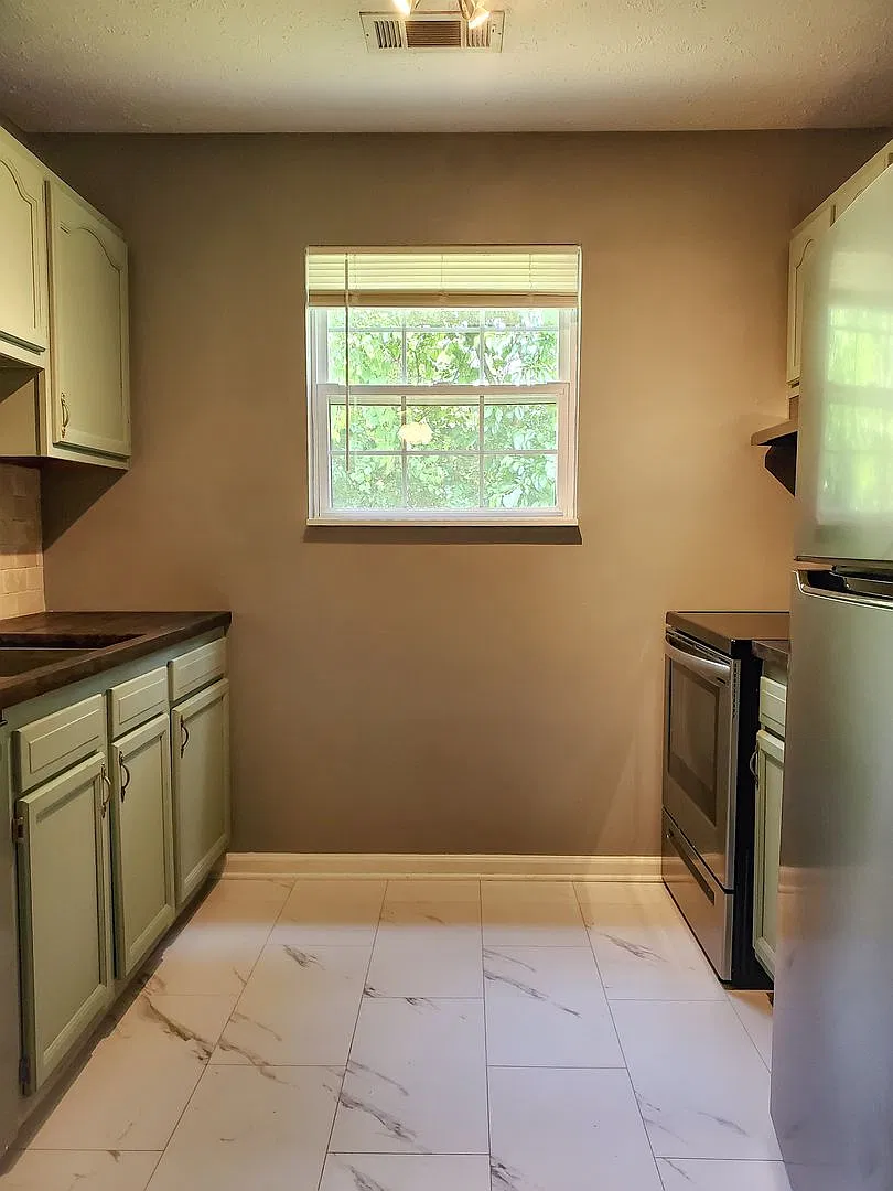 6 - Autumn Place 1610 Main — Photo 3