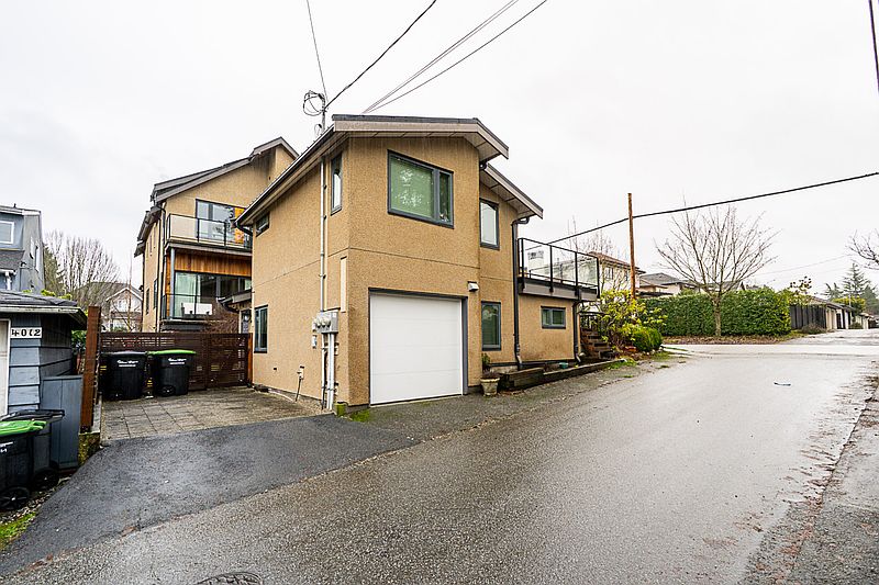 Vancouver House for rent - 5 Bedrooms — photo 33