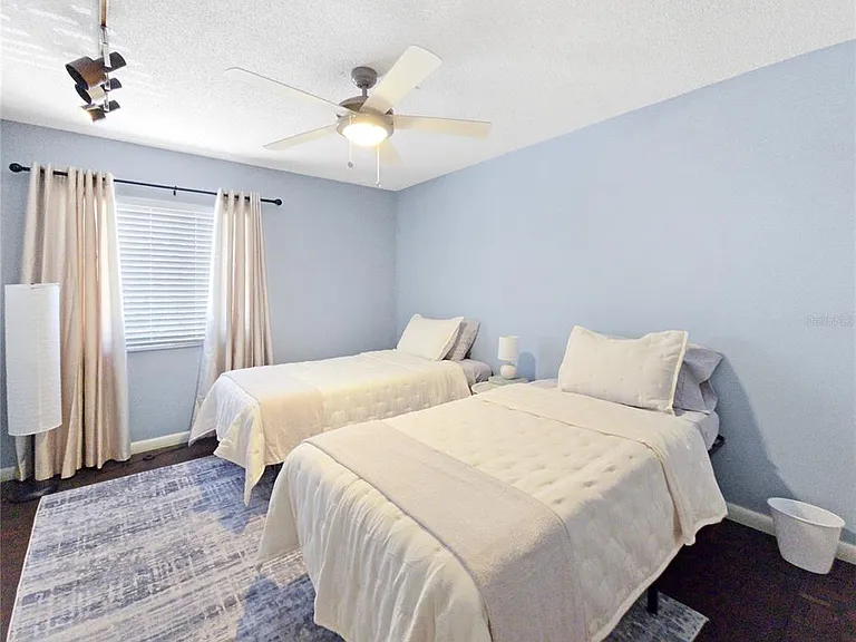 553 Fairways Cir #B — Photo 19