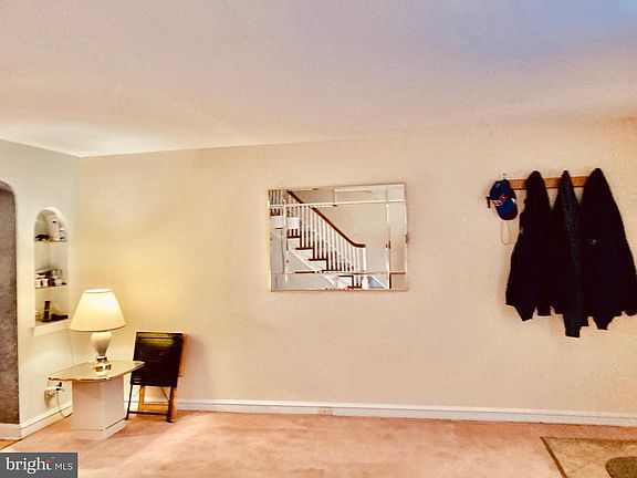 4th image of 3026 Longshore Ave