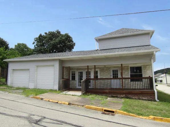 1362 Main St W, Leechburg, PA 15656