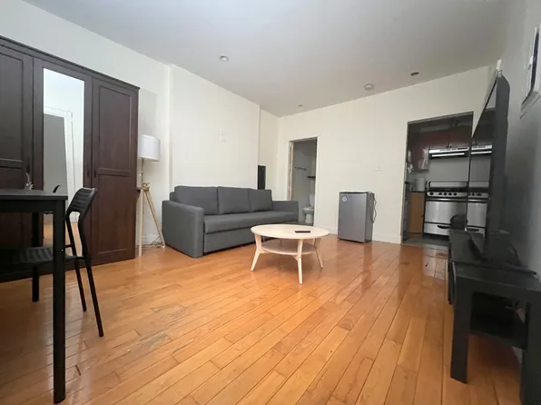 126 Lexington Avenue image 2 of 6