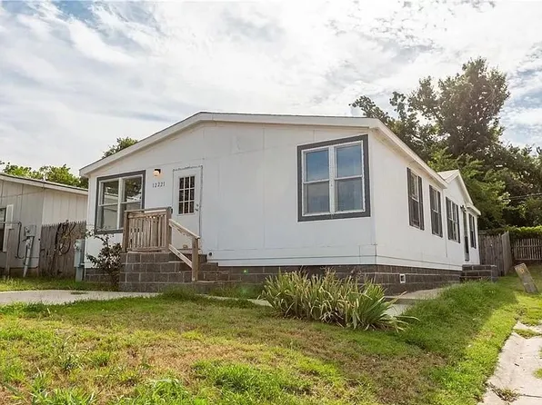 12221 Woodland Hills Dr, Oklahoma City, OK 73131