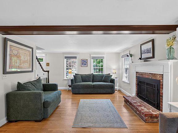 3rd image of 25 Chapaquoit Way