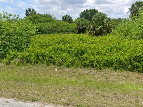 8076 Sunrise Cir, Labelle, FL 33935