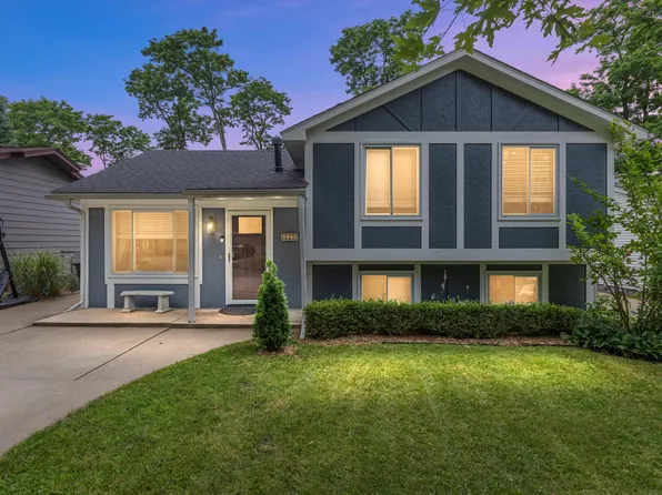 4110 Echo Dr, West Bloomfield, MI 48323