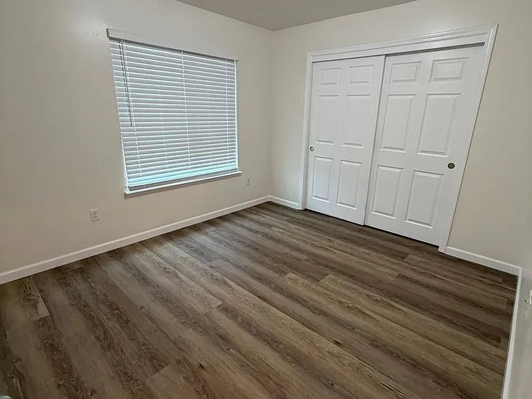 2892 Florence Ave — Photo 13