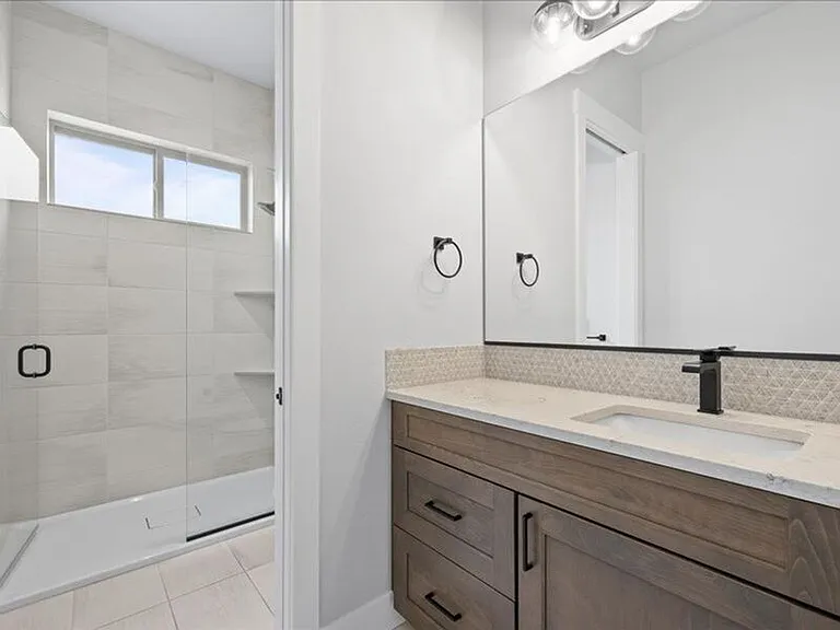 2319 Skyview Loop — Photo 20