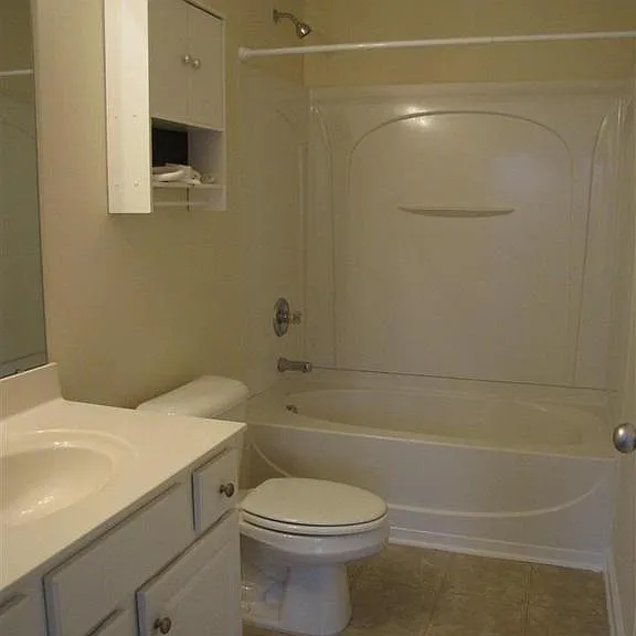 108 Linden Park Ln — Photo 8