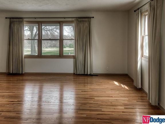 4th image of 3618 Parkview Dr